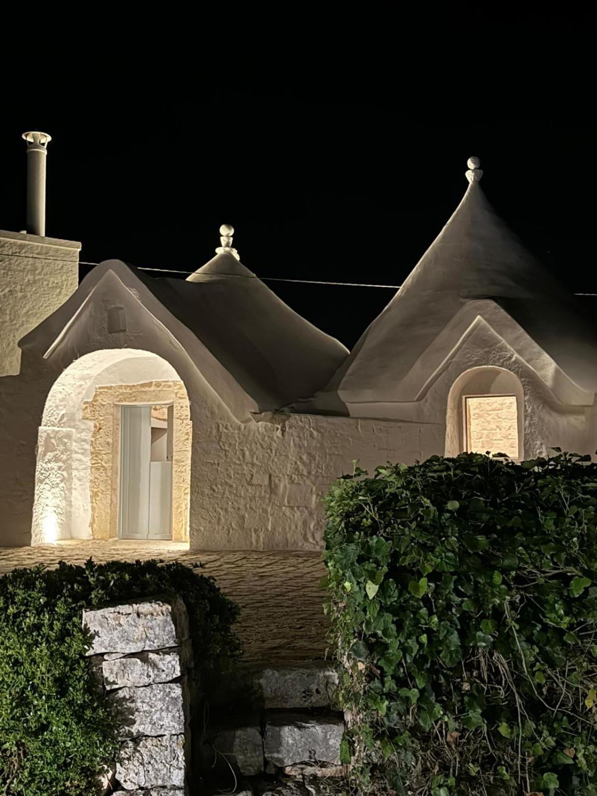 Trulli In Contrada - Monopoli Pension Buitenkant foto