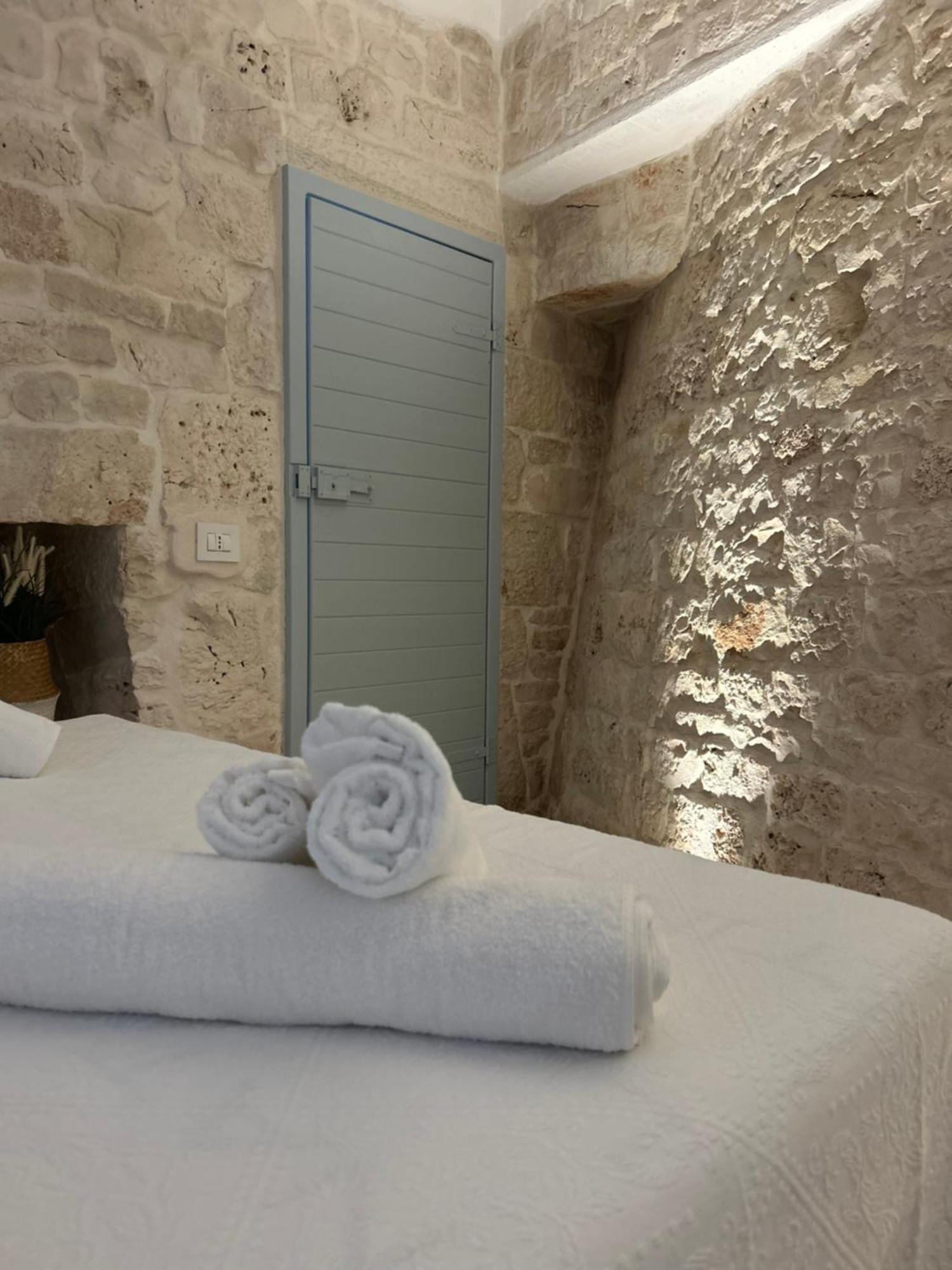 Trulli In Contrada - Monopoli Pension Buitenkant foto