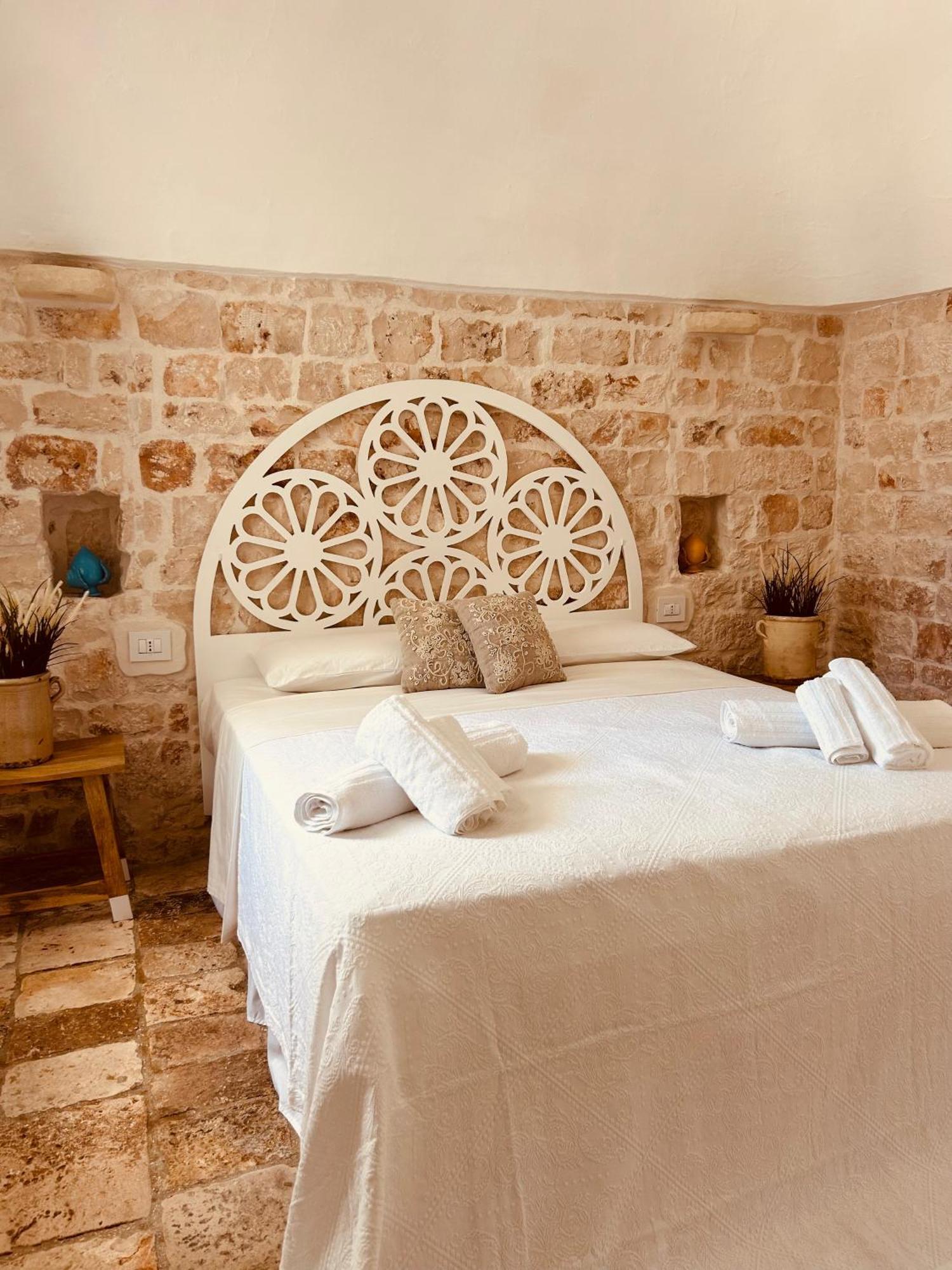 Trulli In Contrada - Monopoli Pension Buitenkant foto