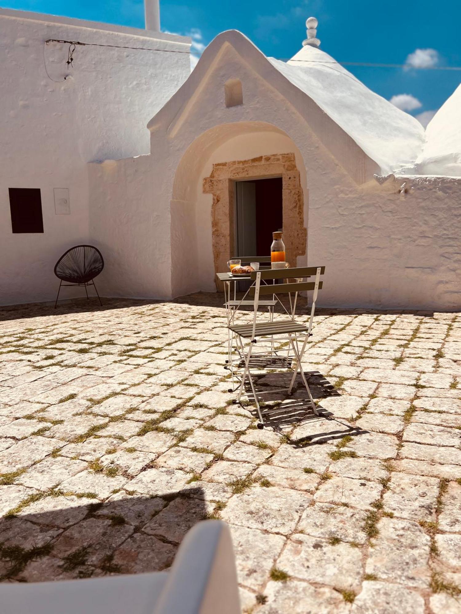 Trulli In Contrada - Monopoli Pension Buitenkant foto