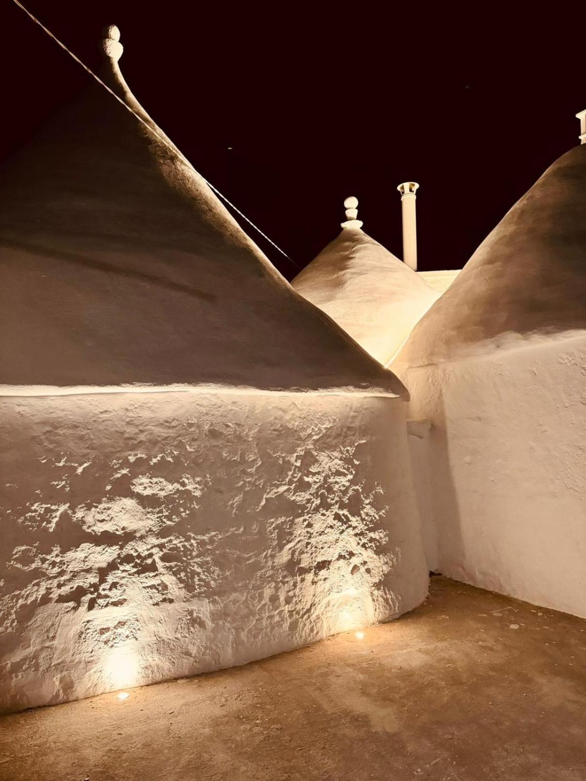 Trulli In Contrada - Monopoli Pension Buitenkant foto