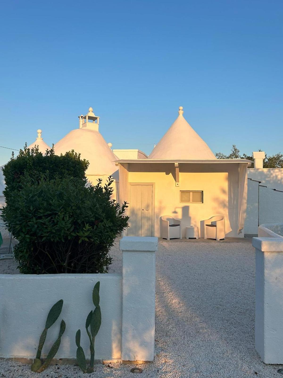 Trulli In Contrada - Monopoli Pension Buitenkant foto